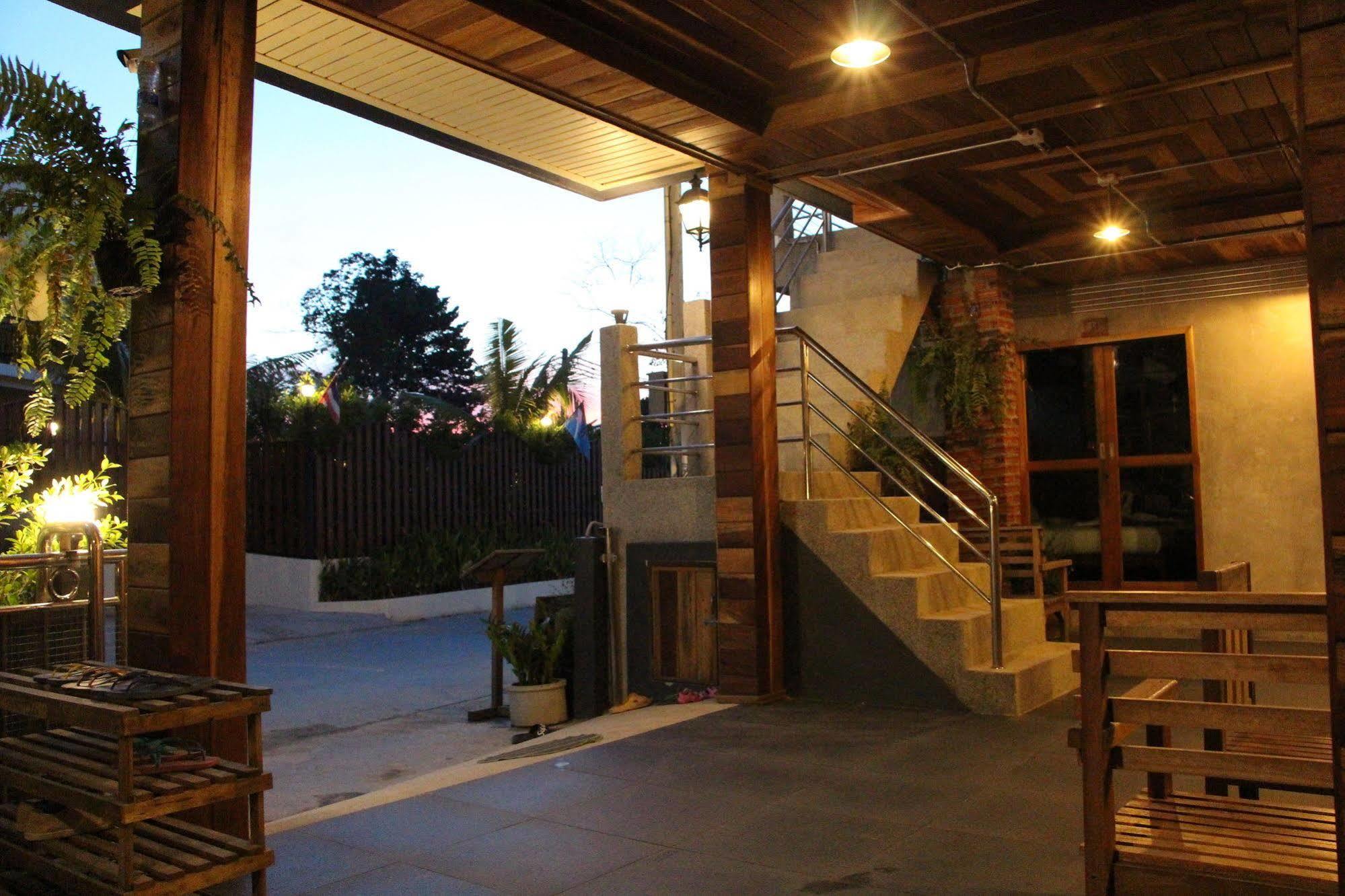 The Noi Guest House & Restaurant Koh Lipe Eksteriør bilde